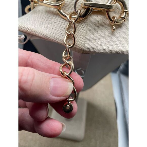 Gold-tone Jewelry Bundle of 3 items Chain Necklace 2 pair Gold-tone Pierced Ear - Picture 13 of 13